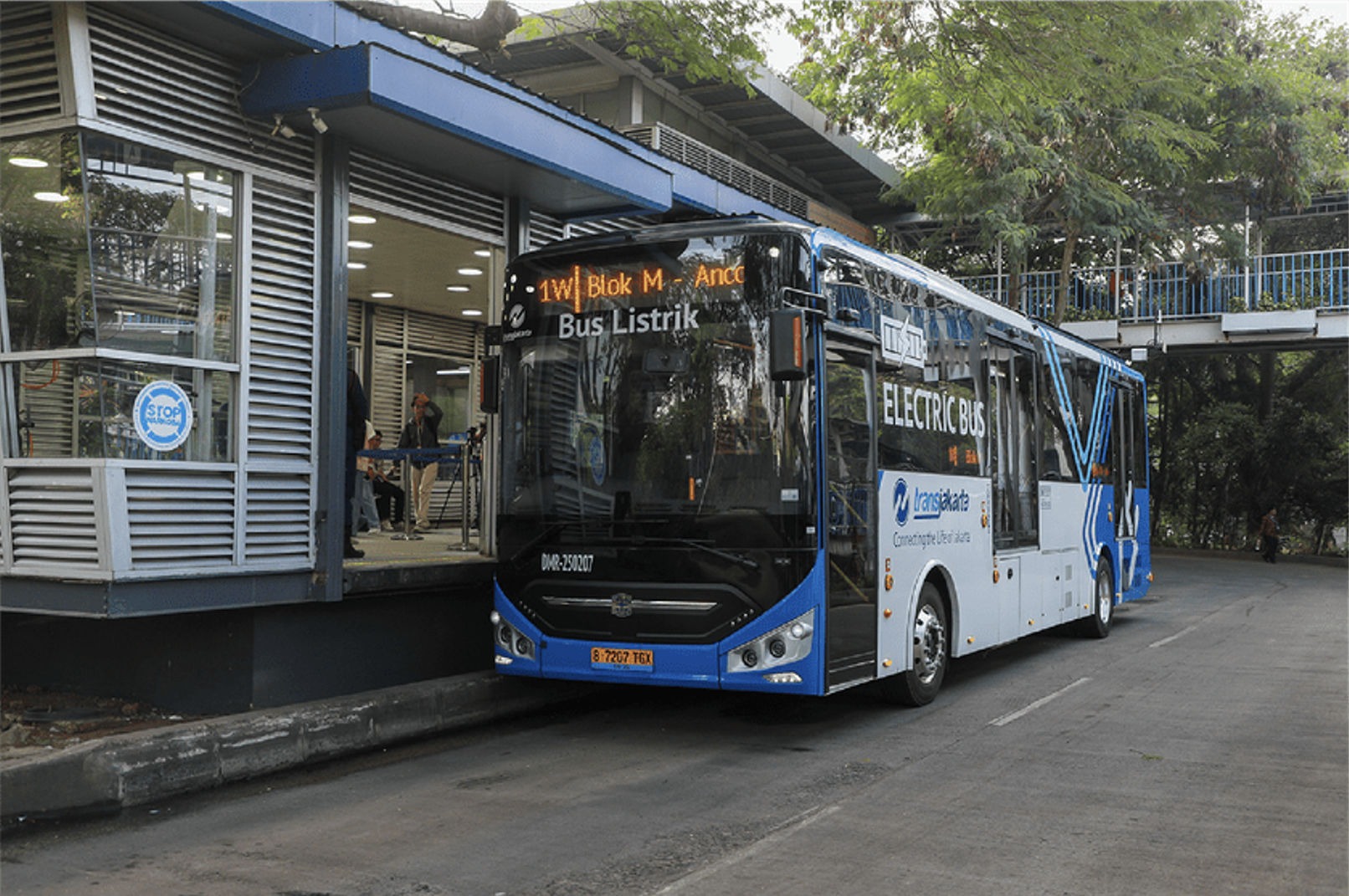 Smart People transjakarta Ancol